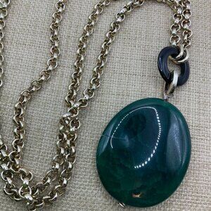 Chico's Oval Faux Green Agate Pendant Gold Tone Chain Necklace